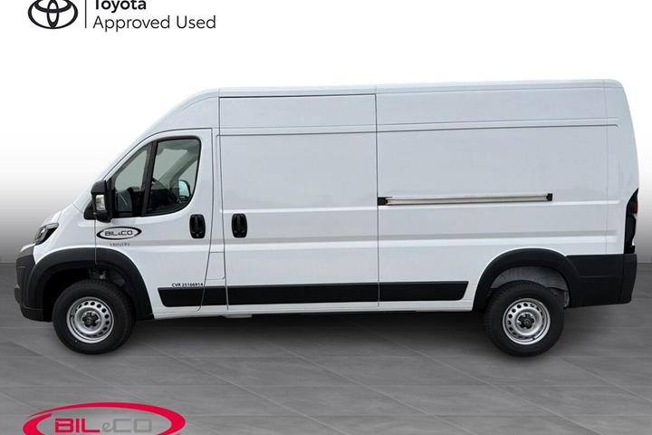 Hvid Toyota Proace Max Electric fra 2026