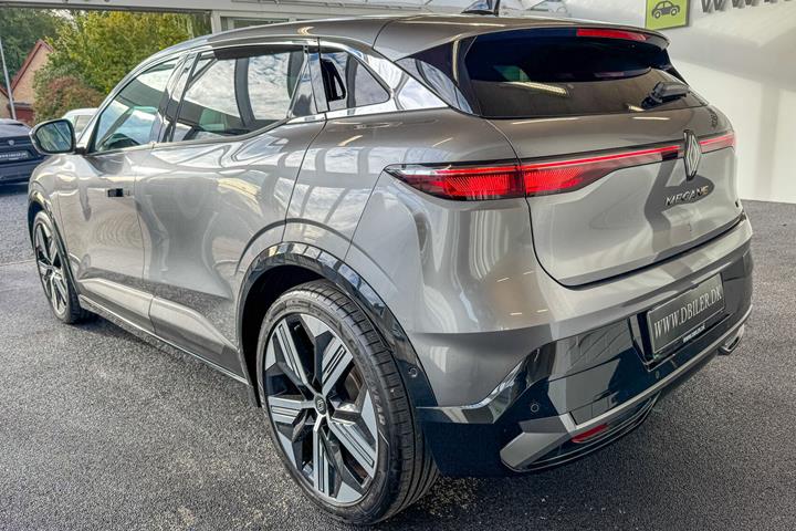 Grå Renault Mégane fra 2025