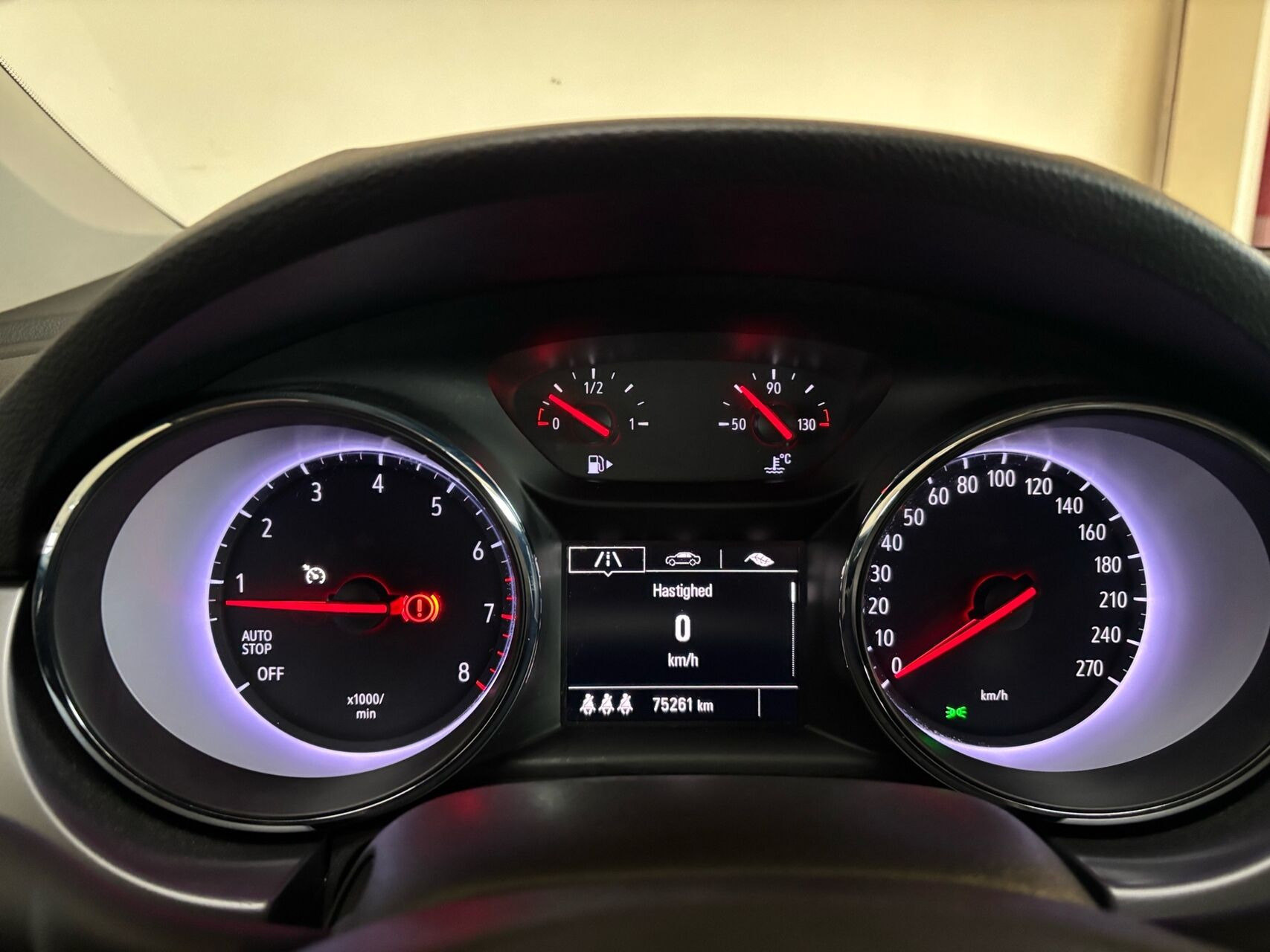 Sort Opel Astra fra 2016