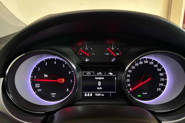 Sort Opel Astra fra 2016
