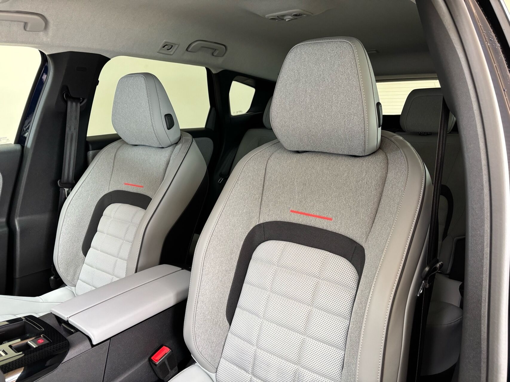 Blå Citroën ë-C5 Aircross fra 2026