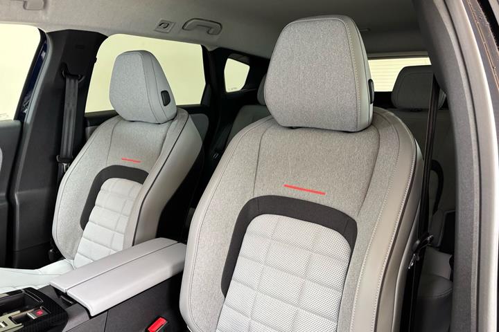 Blå Citroën ë-C5 Aircross fra 2026