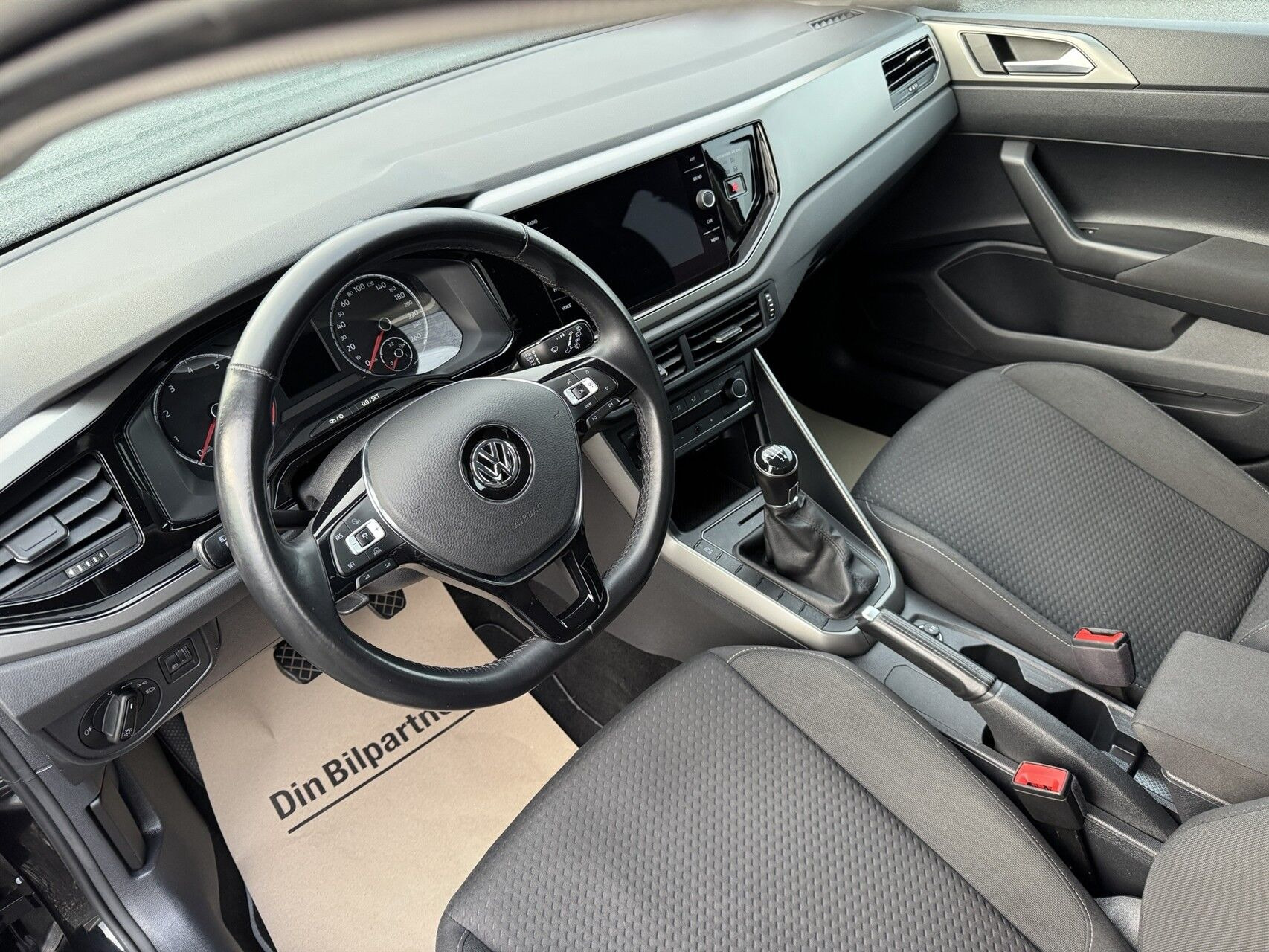 Sort VW Polo fra 2019