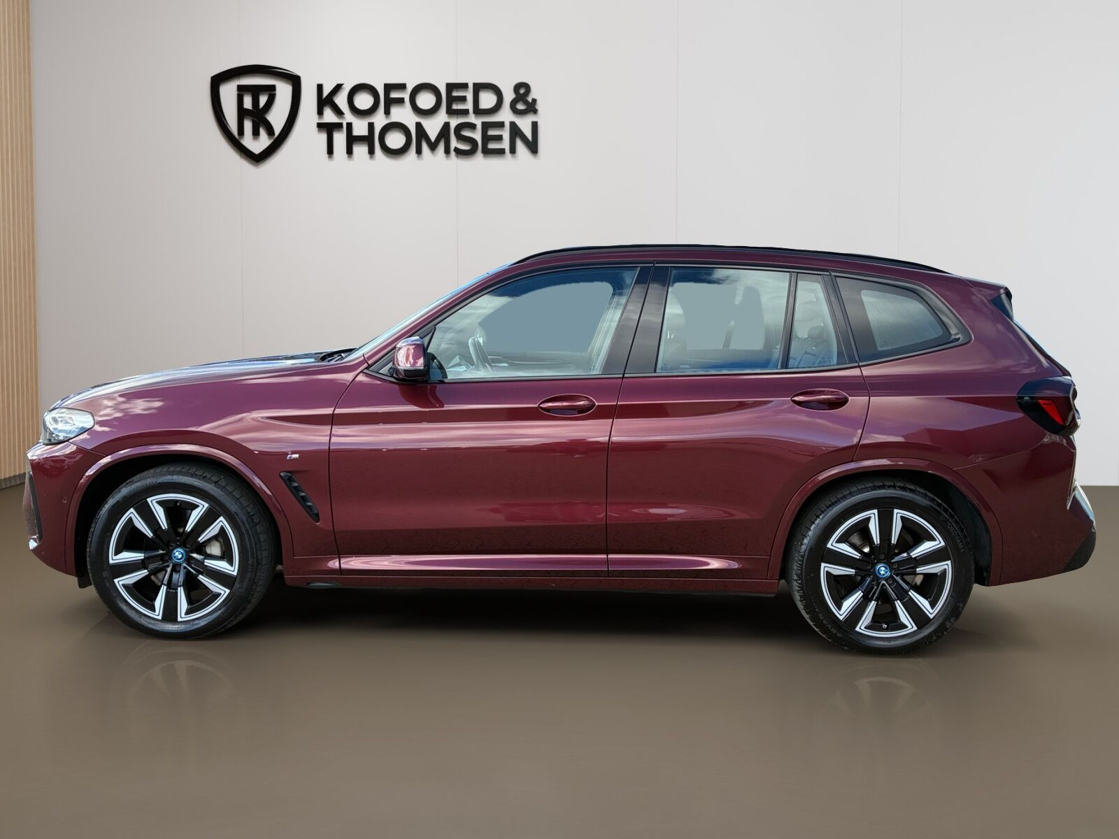 Rød BMW iX3 fra 2023