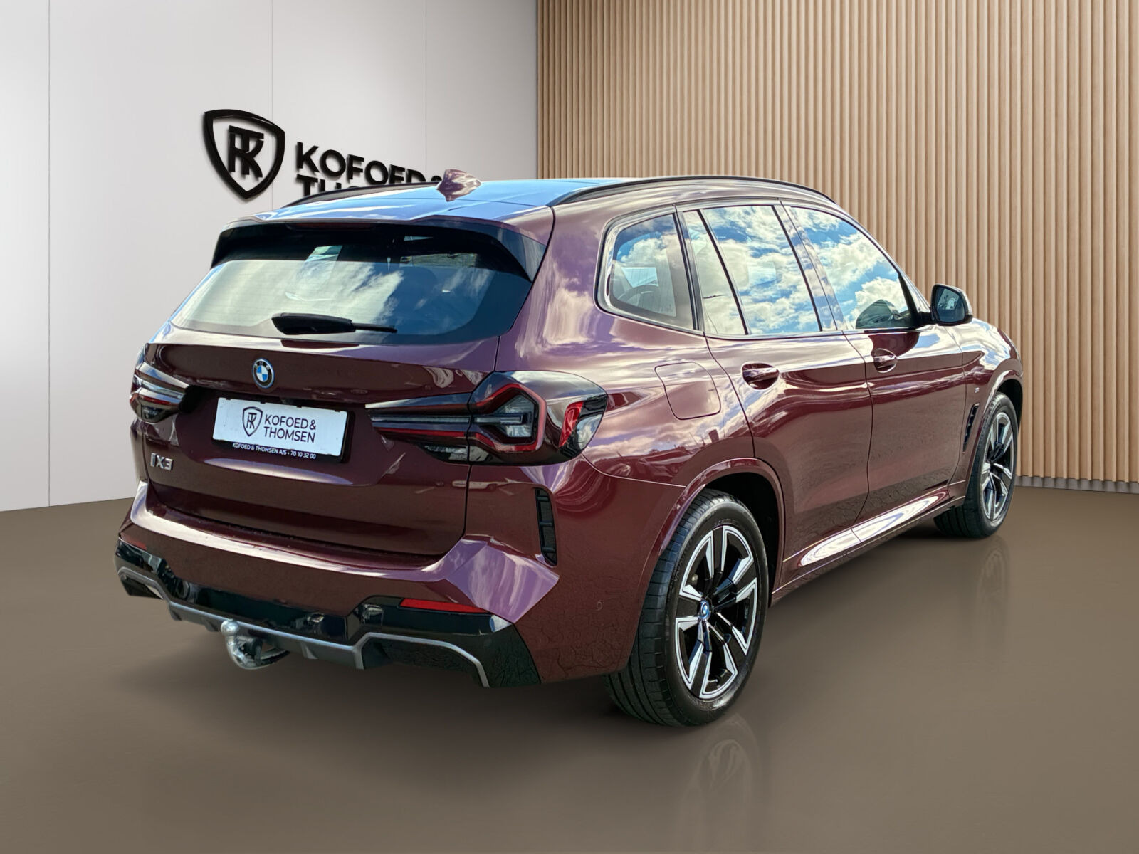 Rød BMW iX3 fra 2023