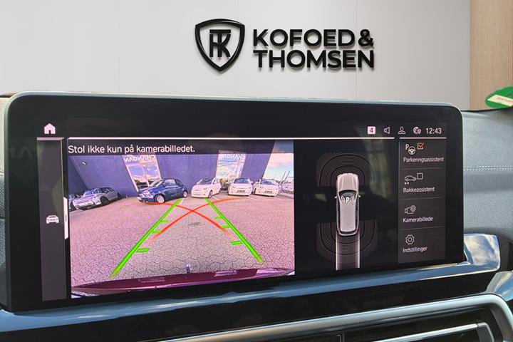 Rød BMW iX3 fra 2023