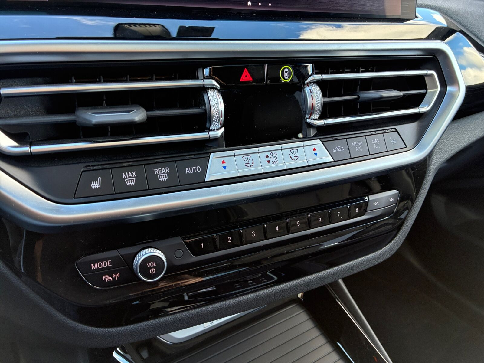 Rød BMW iX3 fra 2023