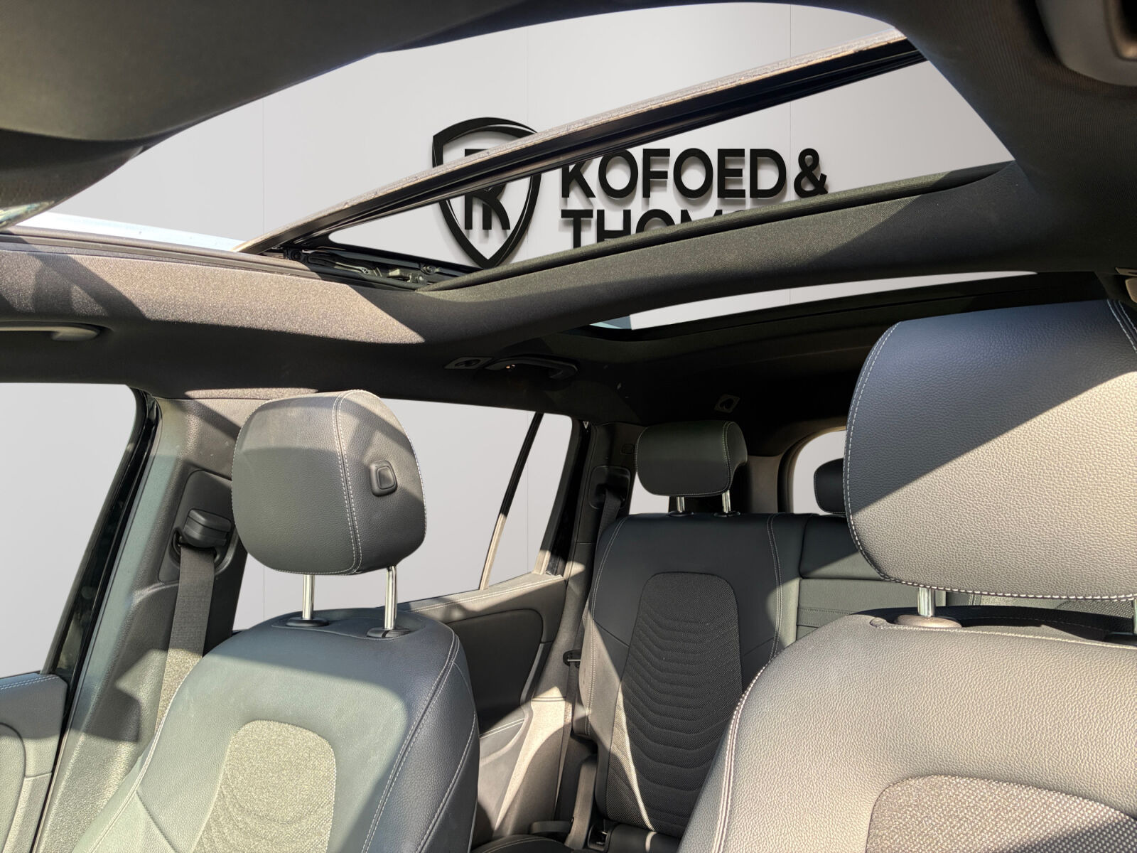 Sort Mercedes EQB250+ fra 2024
