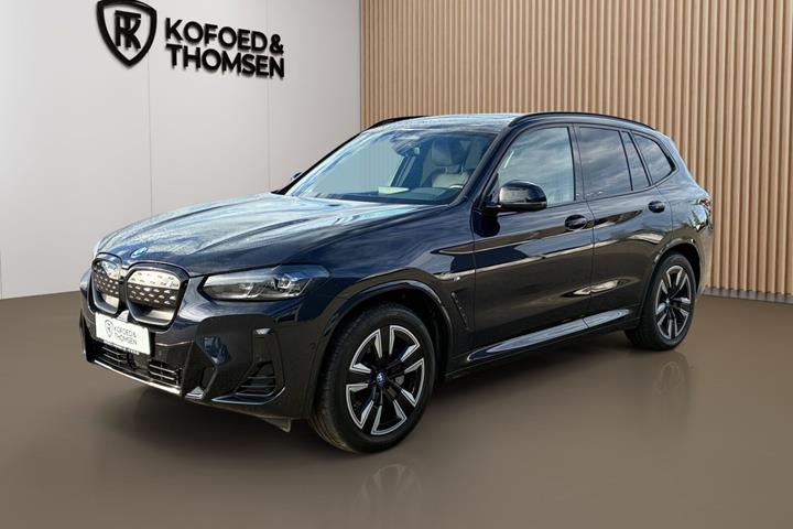 Sort BMW iX3 fra 2023