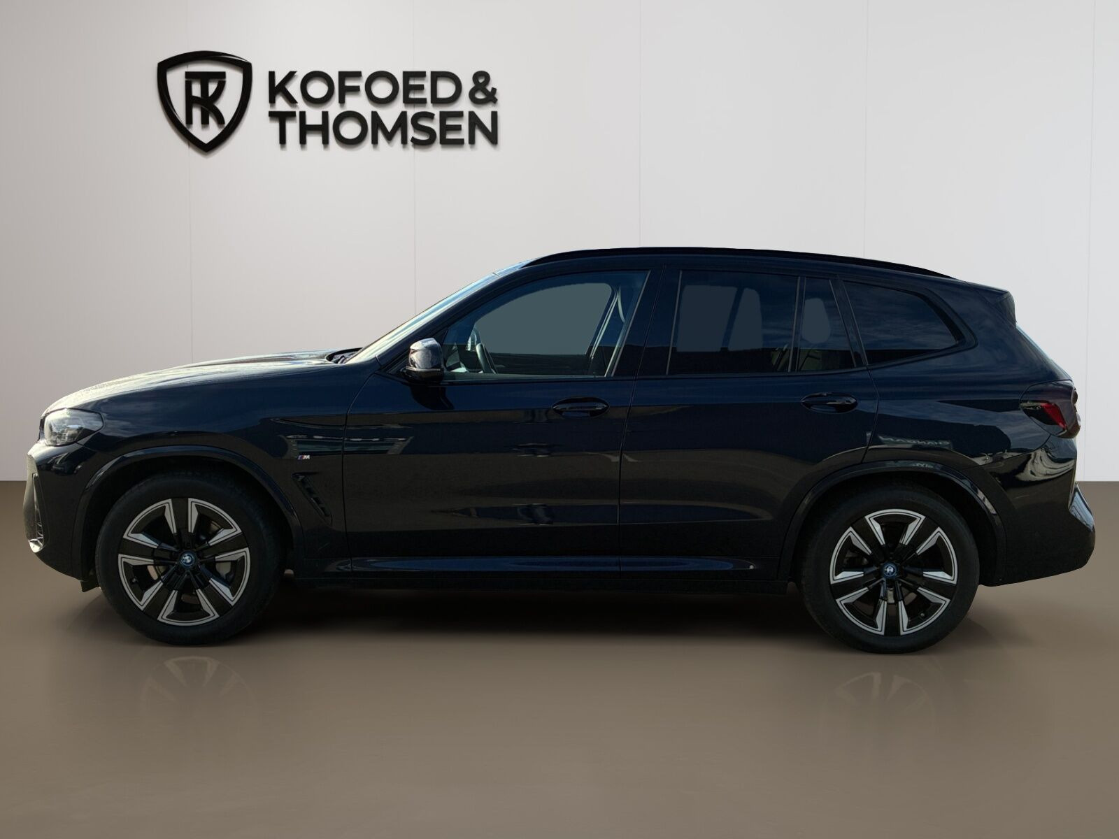 Sort BMW iX3 fra 2023