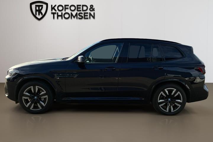 Sort BMW iX3 fra 2023