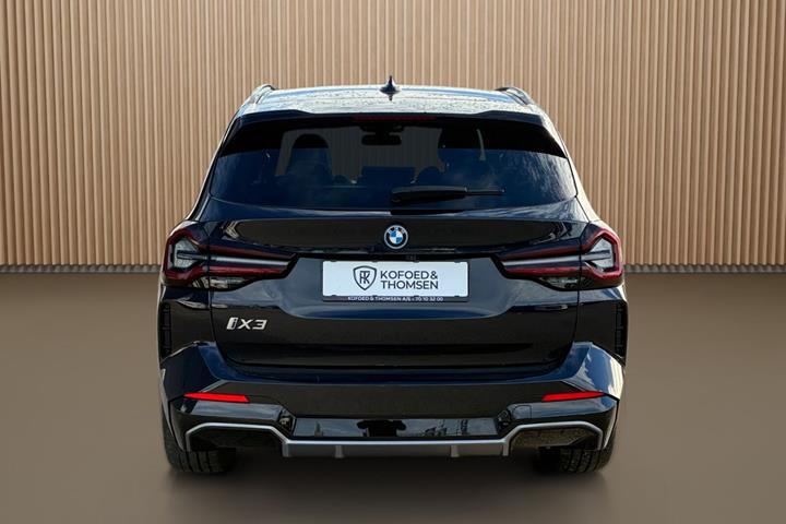 Sort BMW iX3 fra 2023