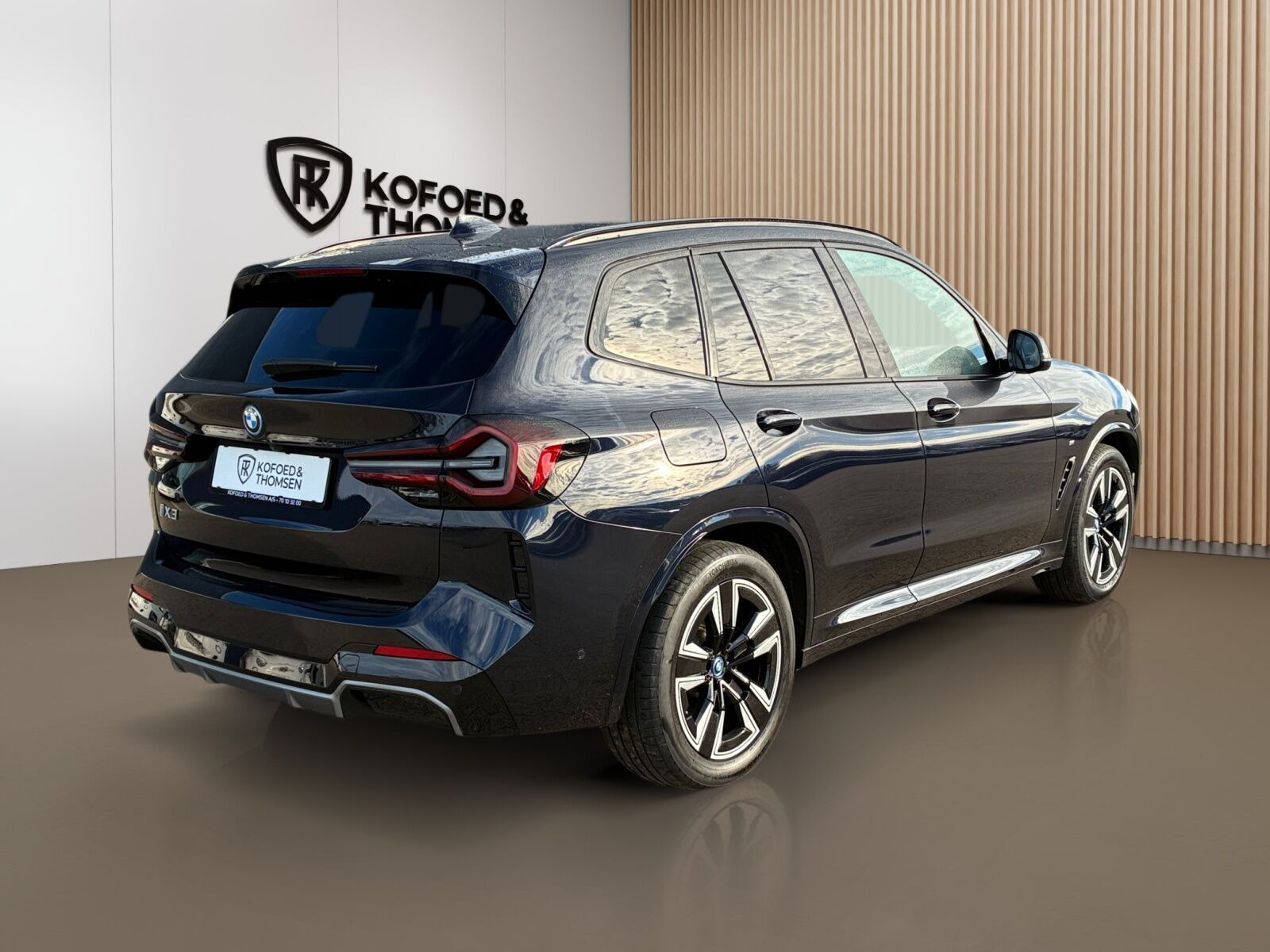 Sort BMW iX3 fra 2023