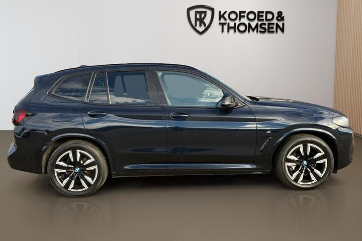 Sort BMW iX3 fra 2023