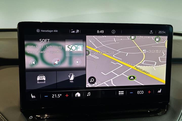 Hvid Skoda Enyaq fra 2023