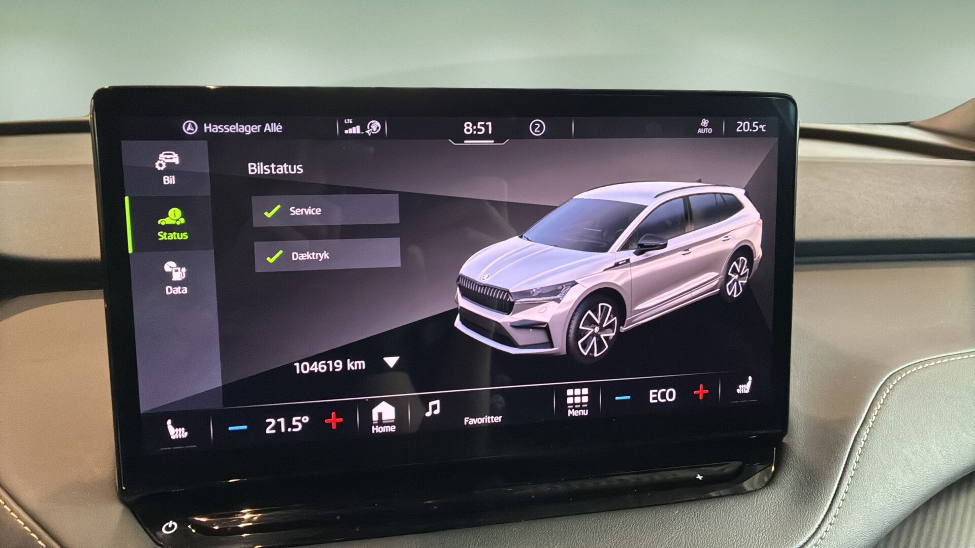Hvid Skoda Enyaq fra 2023