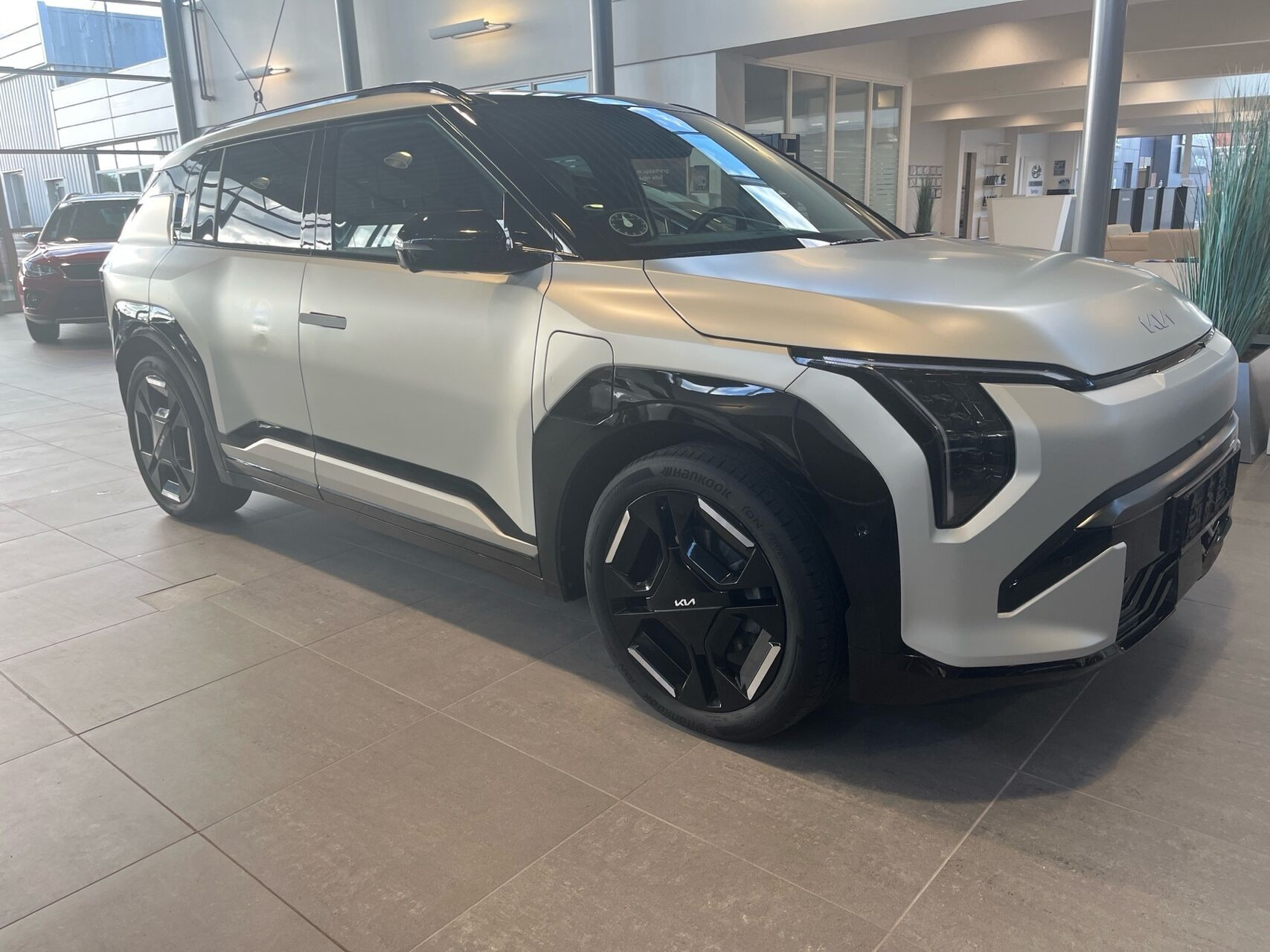 Grå Kia EV3 fra 2025