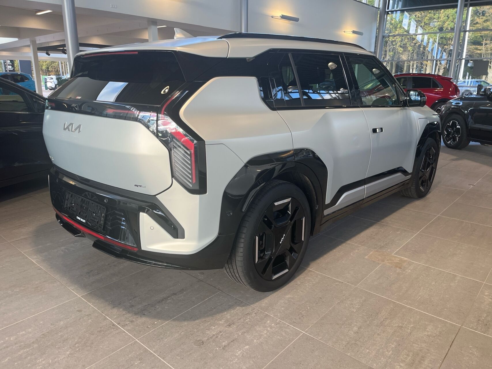 Grå Kia EV3 fra 2025