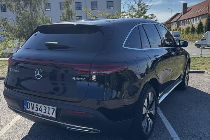 Sort Mercedes EQC fra 2022