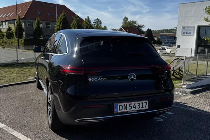 Sort Mercedes EQC fra 2022