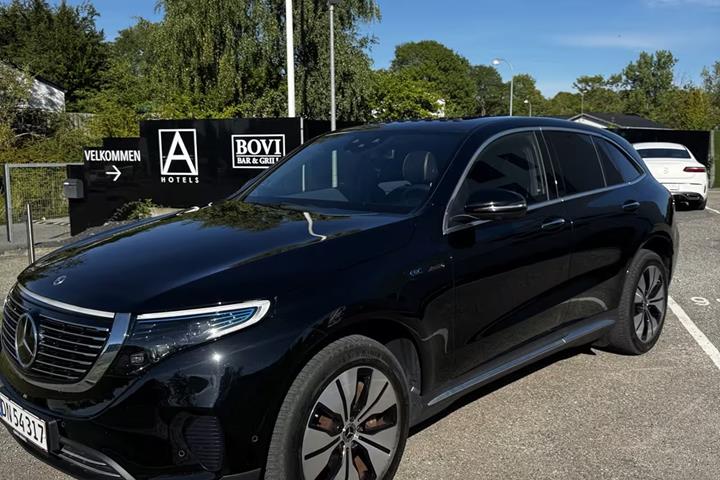 Sort Mercedes EQC fra 2022