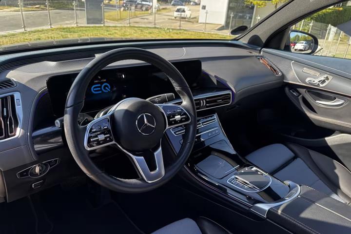 Sort Mercedes EQC fra 2022