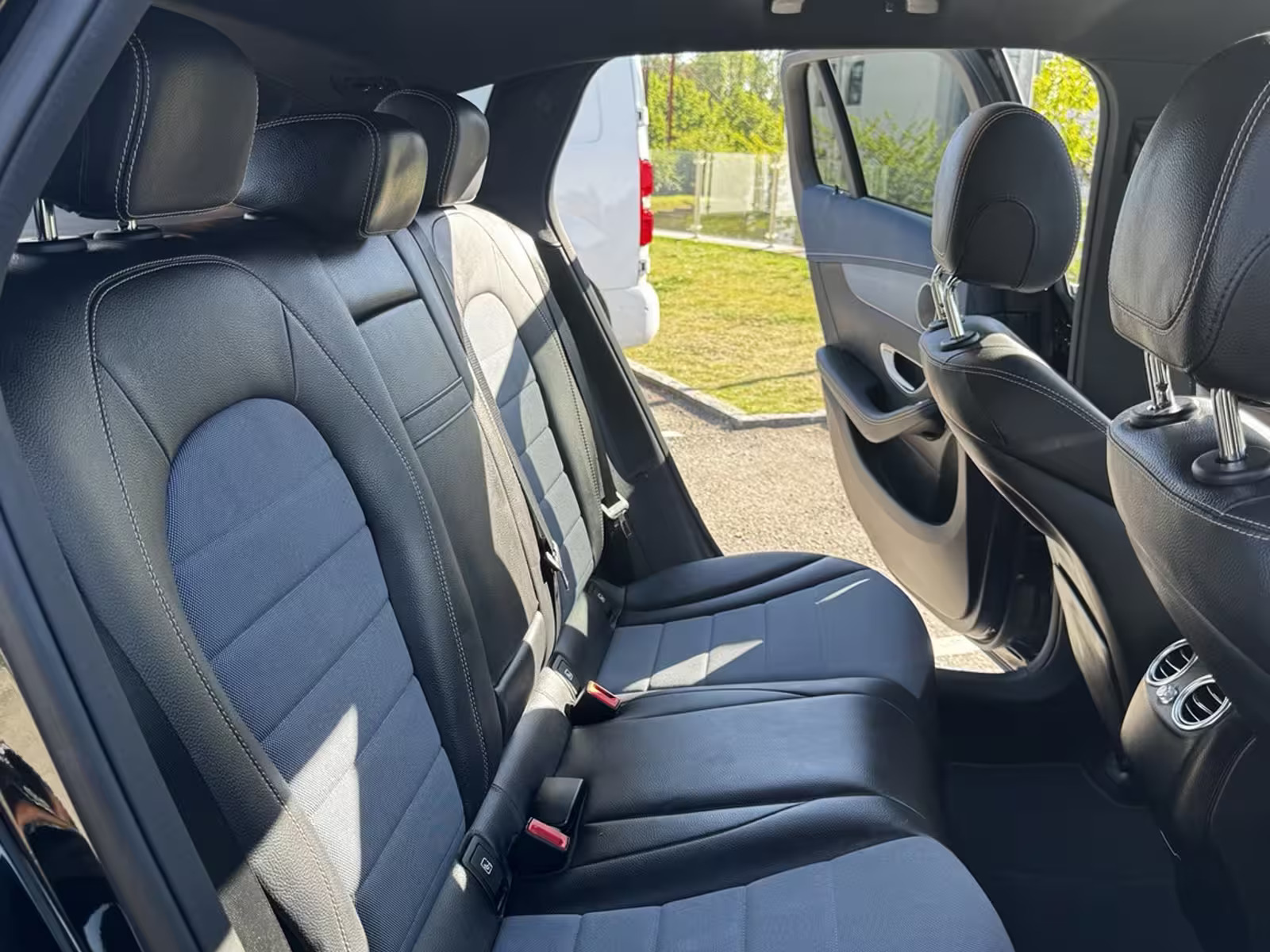 Sort Mercedes EQC fra 2022