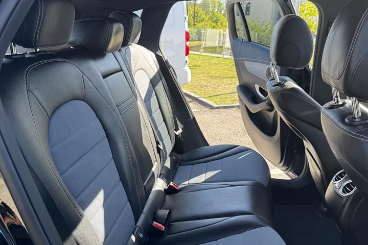 Sort Mercedes EQC fra 2022