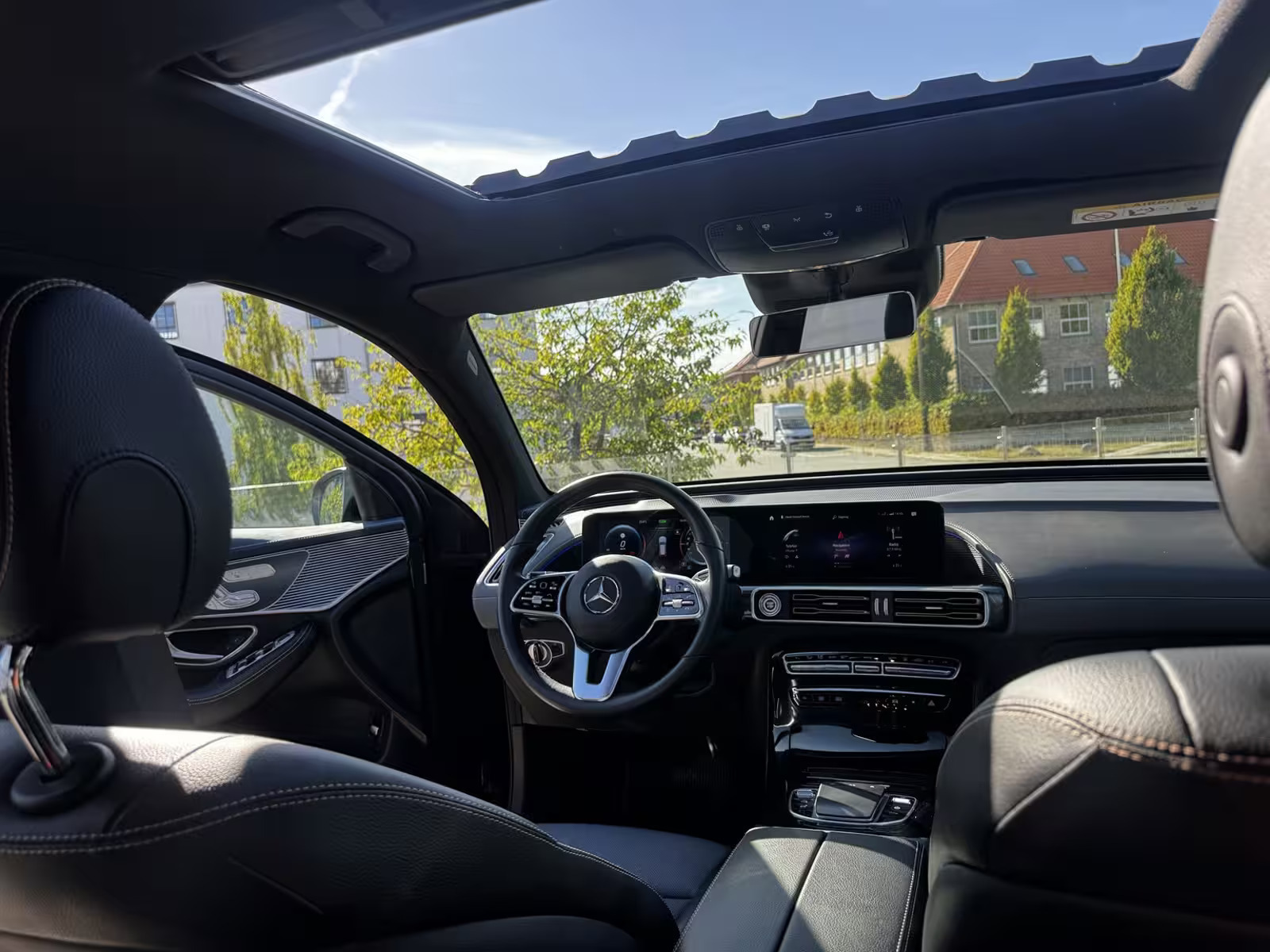 Sort Mercedes EQC fra 2022