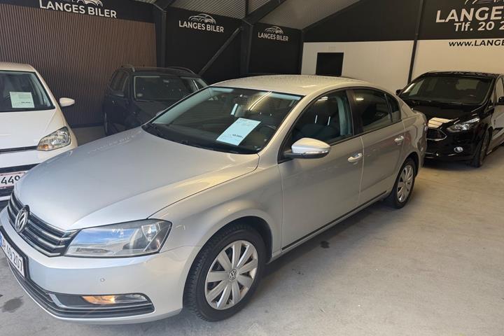 Sølv VW Passat fra 2013