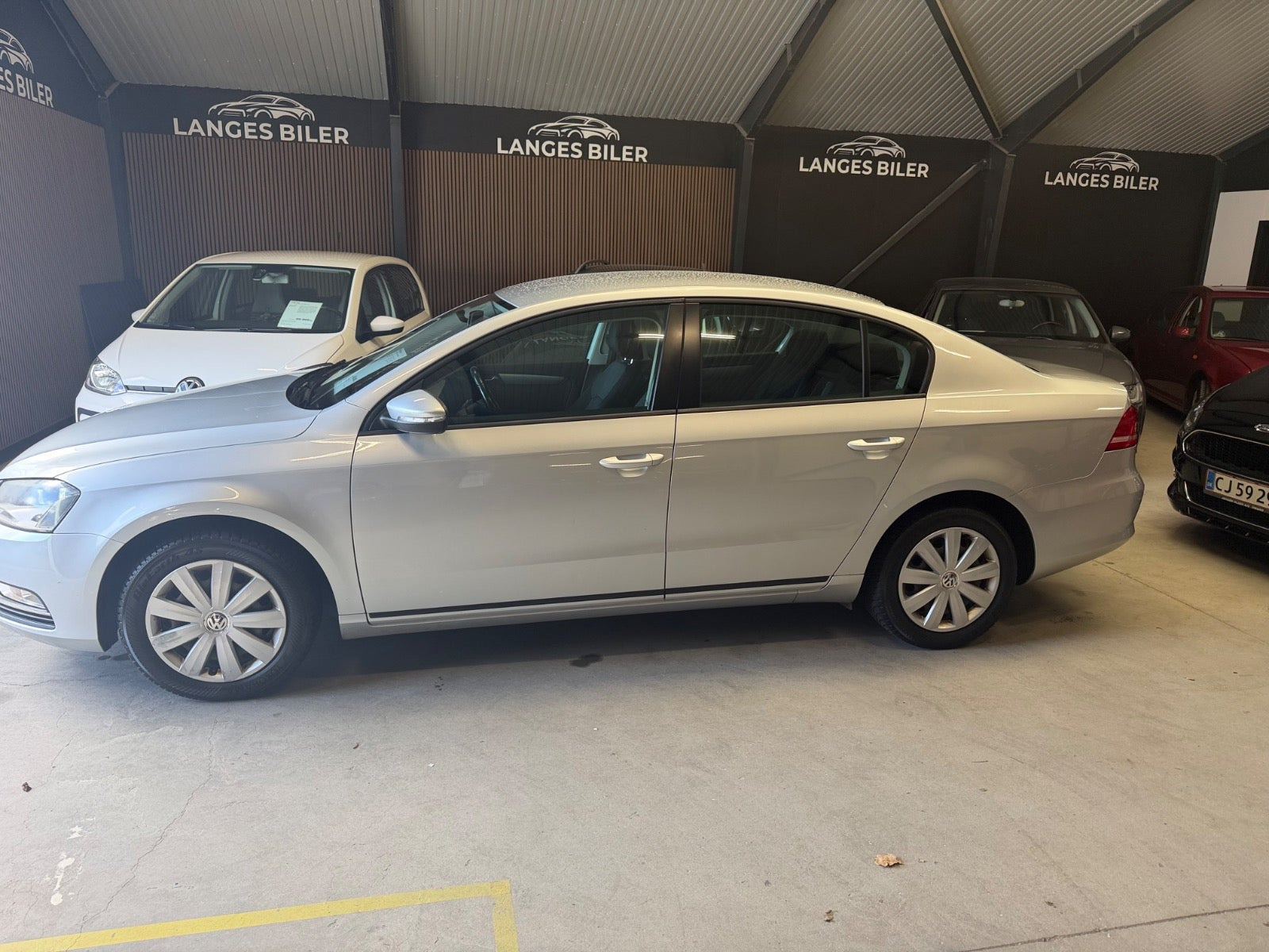 Sølv VW Passat fra 2013