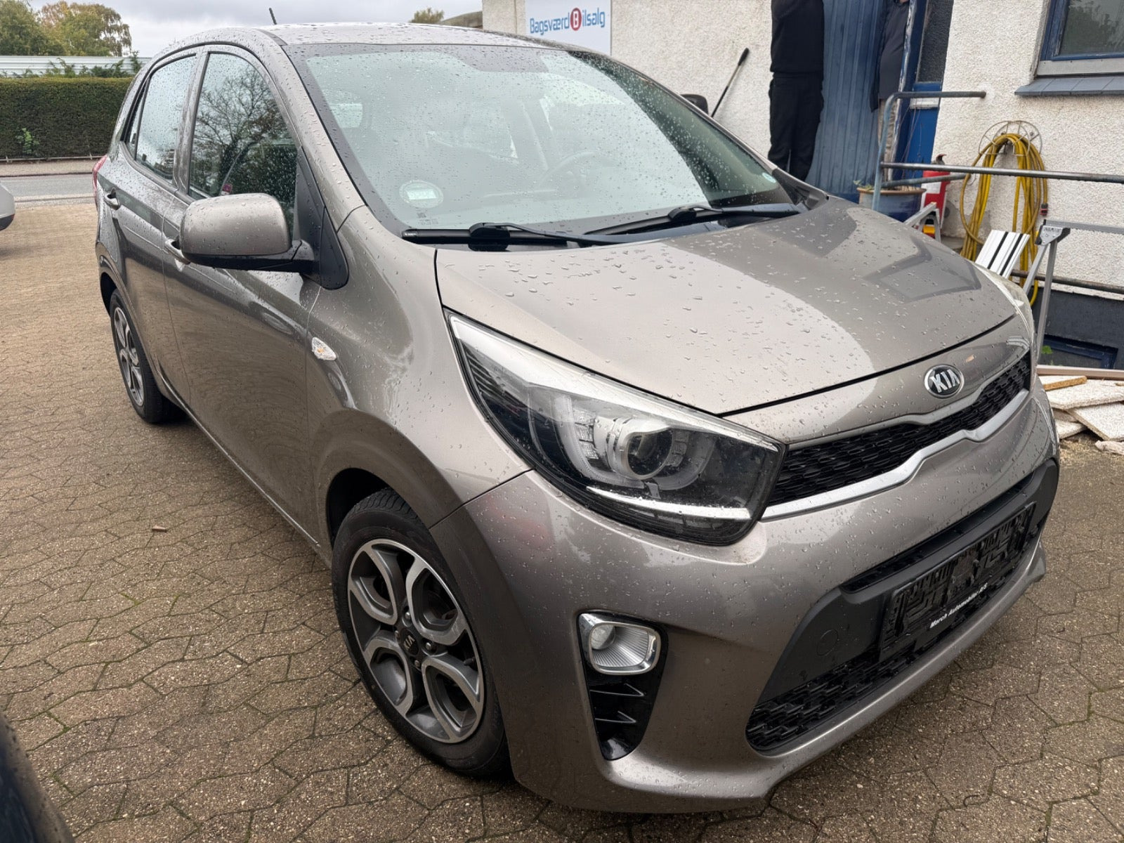 Grå Kia Picanto fra 2018