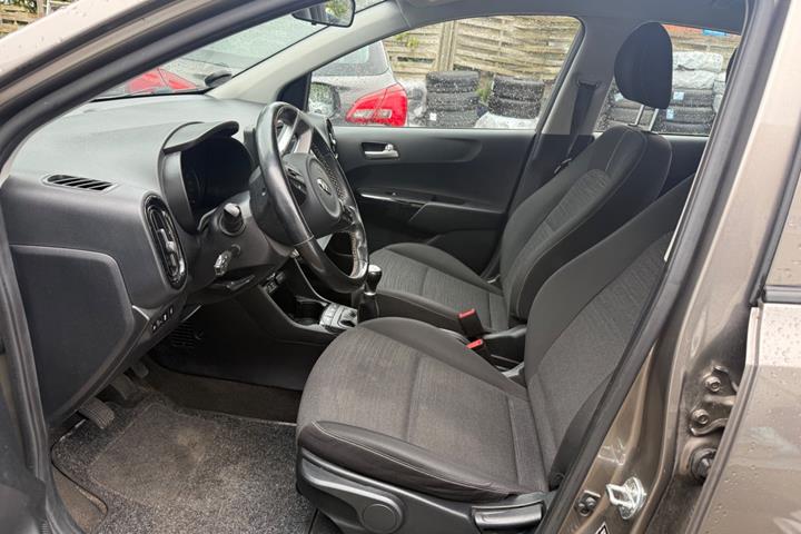 Grå Kia Picanto fra 2018