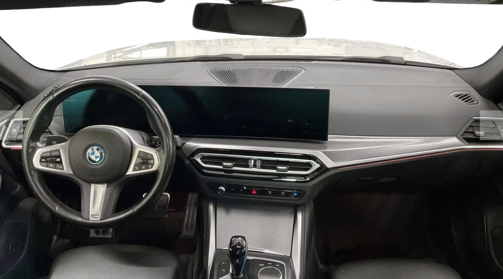 Hvid BMW i4 fra 2022