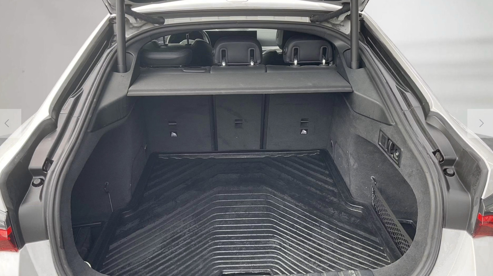 Hvid BMW i4 fra 2022