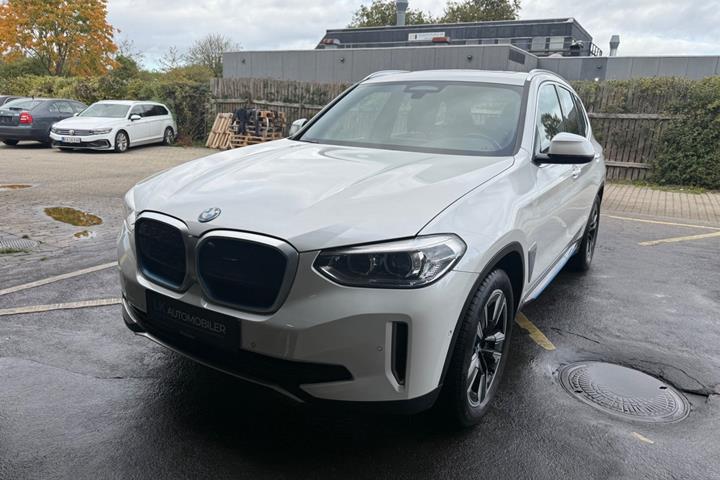 Hvid BMW iX3 fra 2021