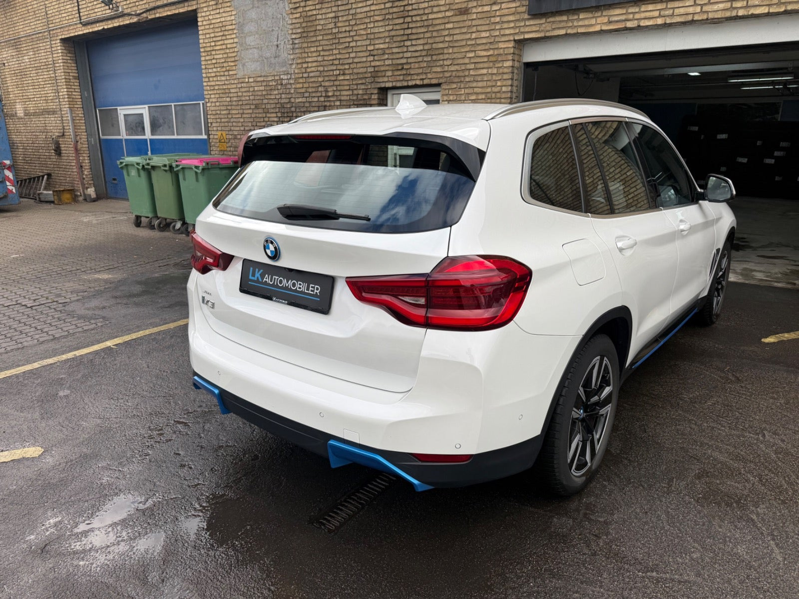 Hvid BMW iX3 fra 2021