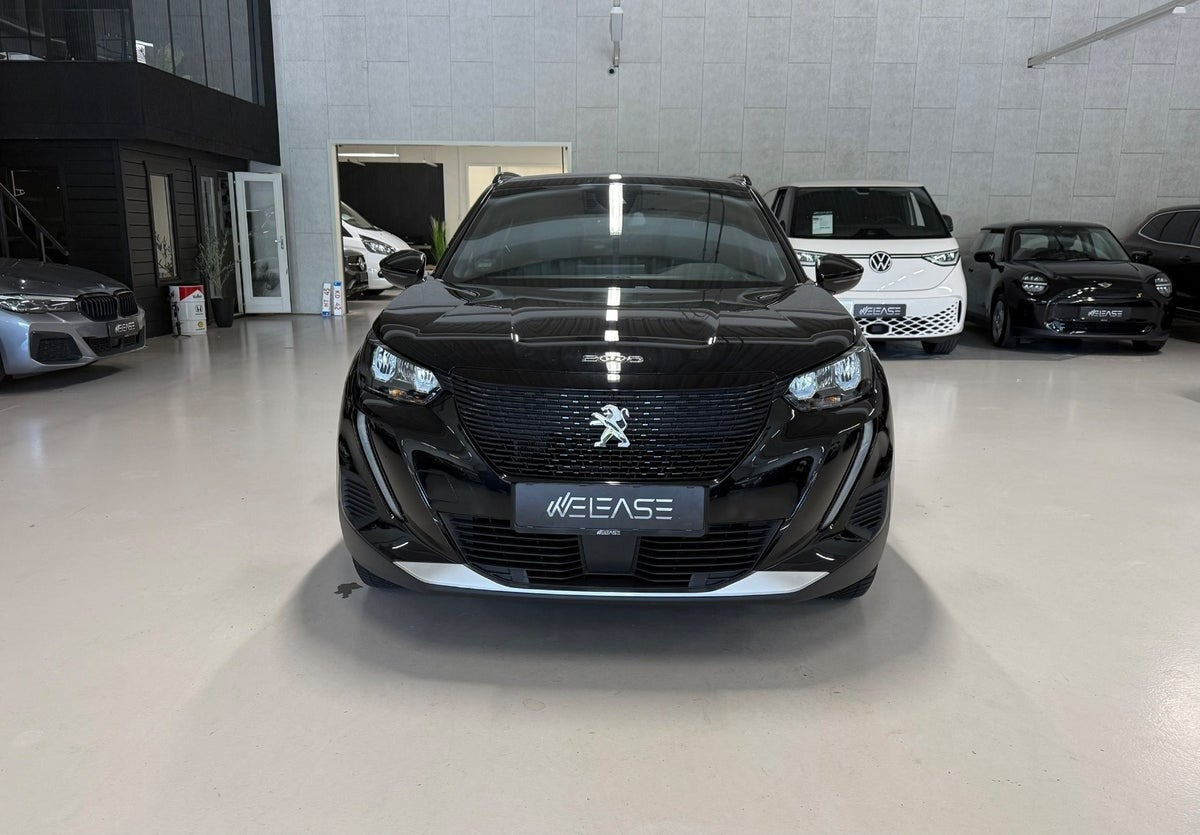 Sort Peugeot e-2008 fra 2023