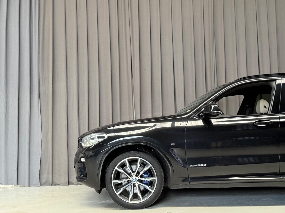 Sort BMW X3 fra 2017