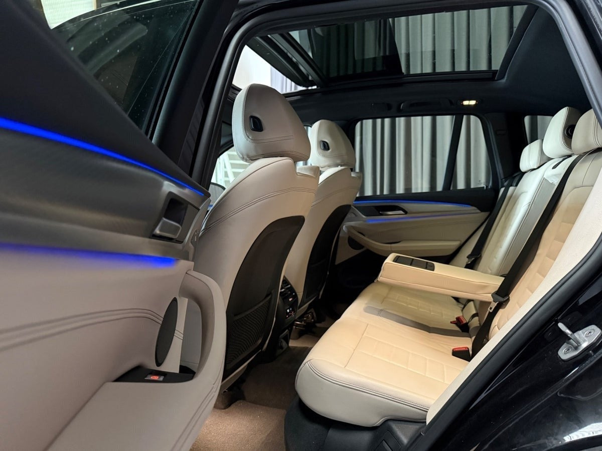 Sort BMW X3 fra 2017