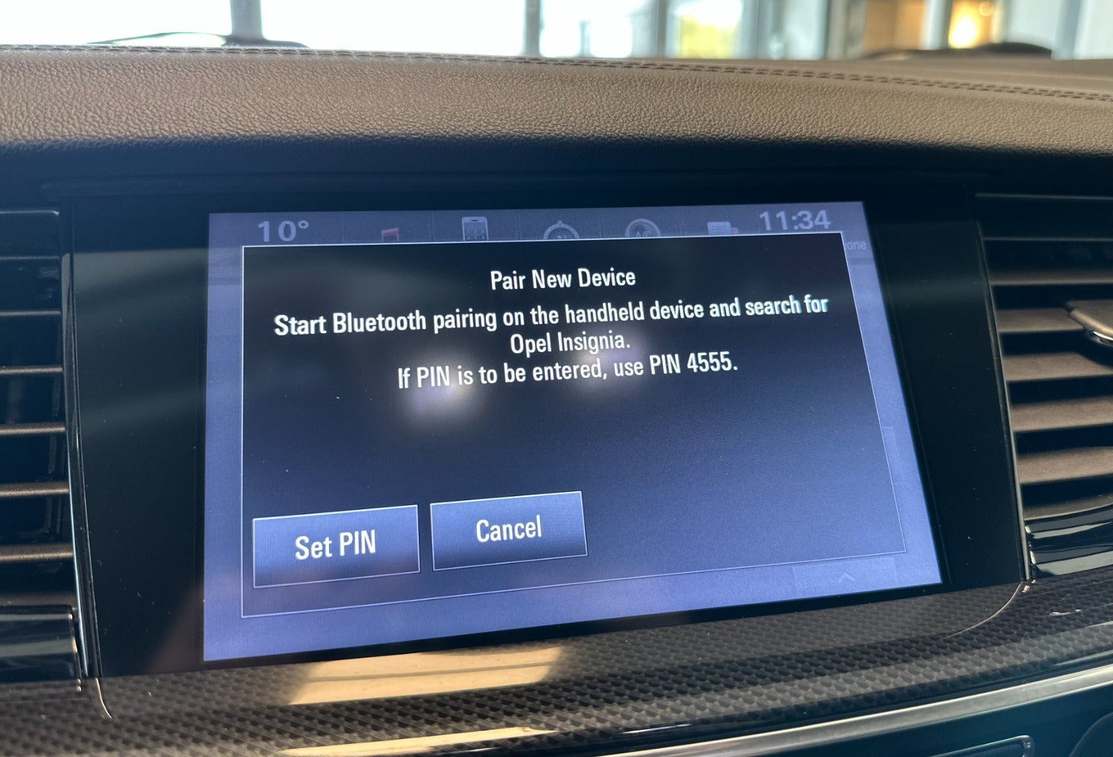 Grå Opel Insignia fra 2018