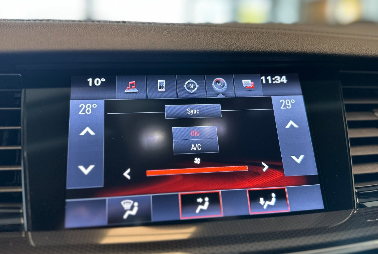 Grå Opel Insignia fra 2018