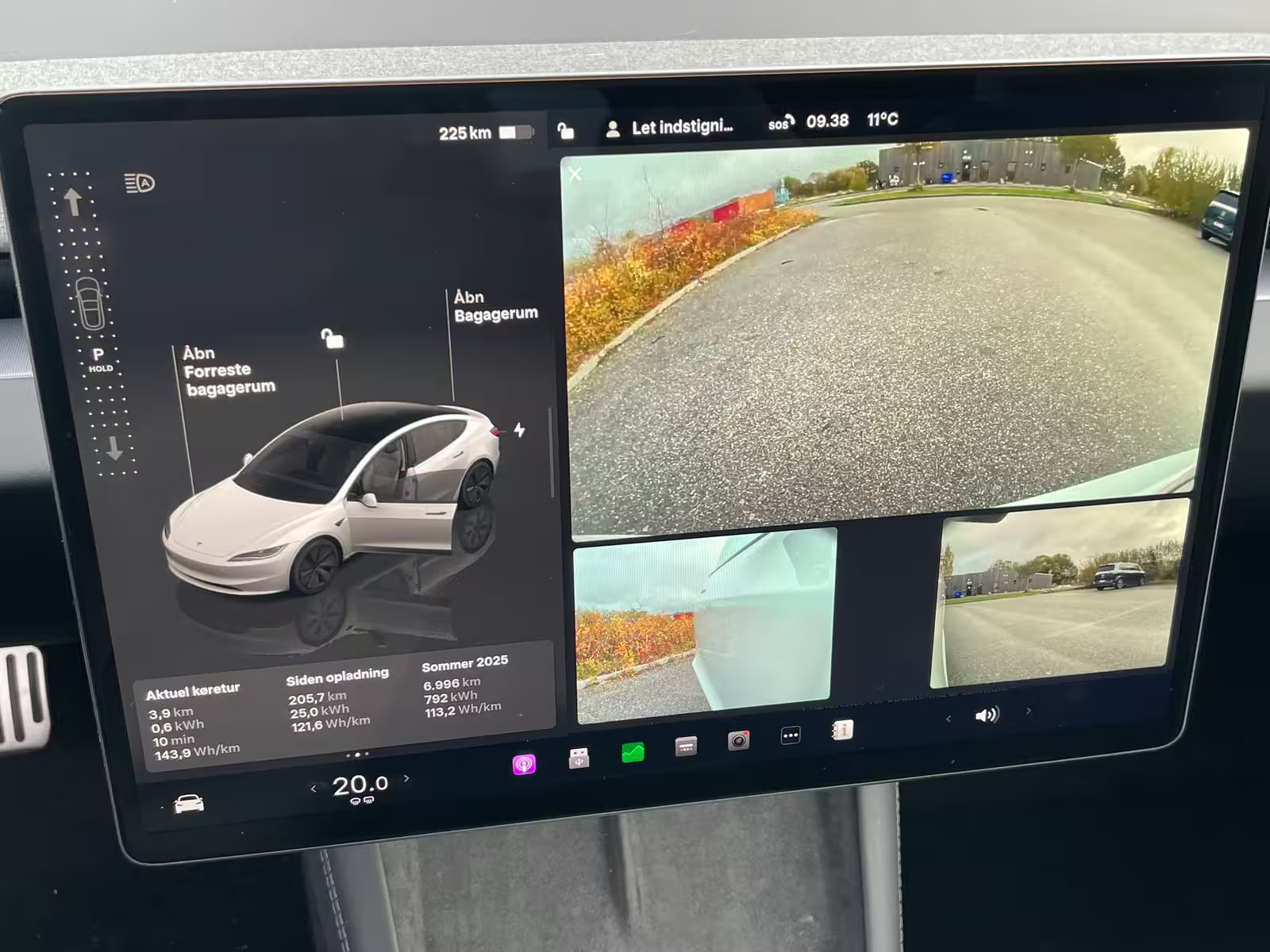 Hvid Tesla Model 3 fra 2024