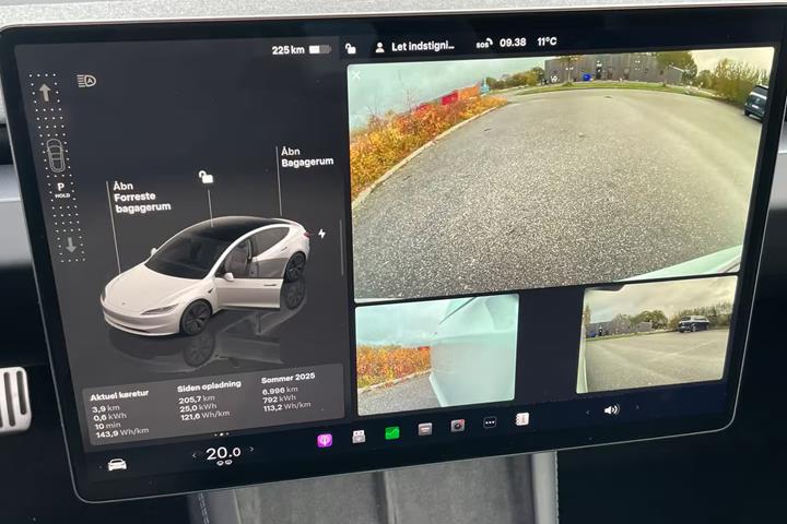 Hvid Tesla Model 3 fra 2024