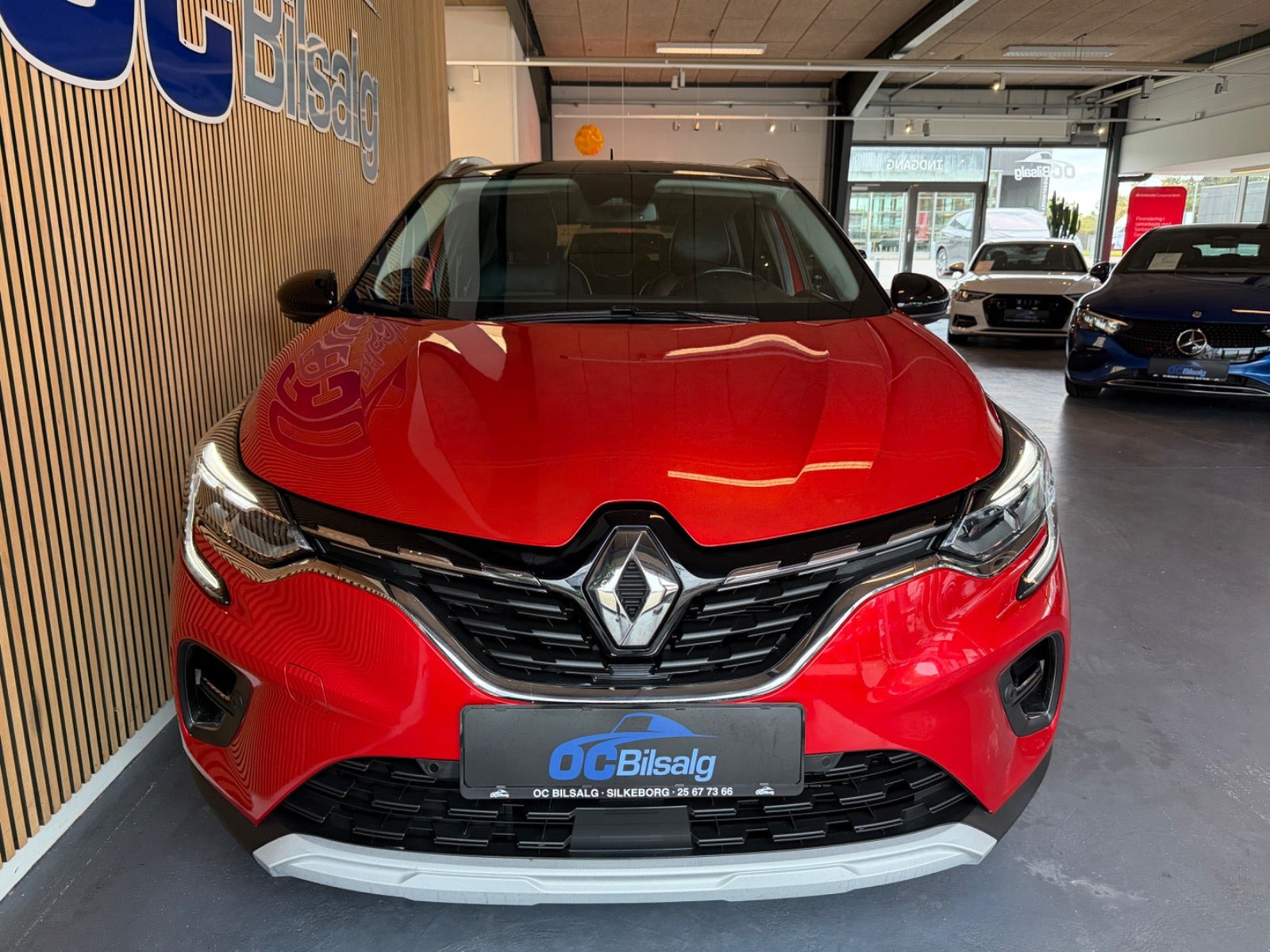 Rød Renault Captur fra 2022