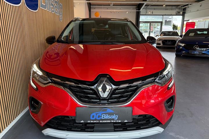 Rød Renault Captur fra 2022