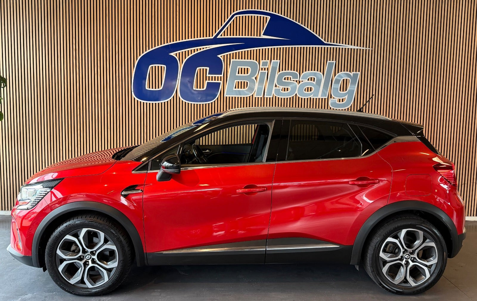 Rød Renault Captur fra 2022