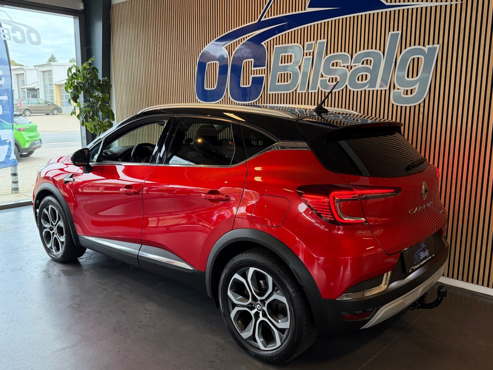 Rød Renault Captur fra 2022