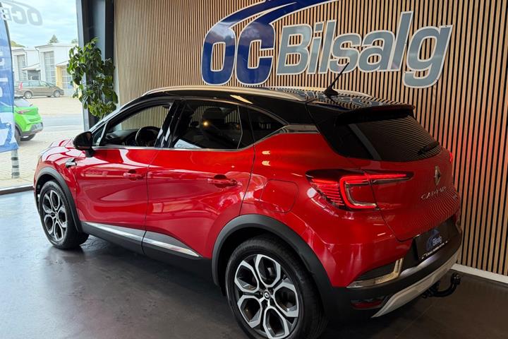 Rød Renault Captur fra 2022