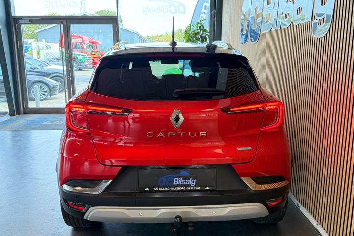 Rød Renault Captur fra 2022